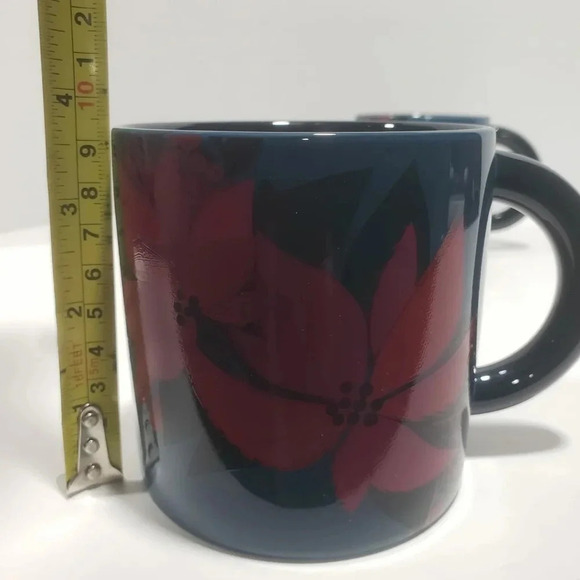 Starbucks 2021 Poinsettia/Christmas Mug 12oz Set  of 2. - Picture 7 of 7